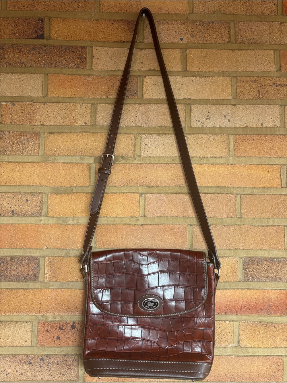 Vintage Dooney & Bourke Bayou Alligator Embossed Brown Leather Crossbody Bag, - Picture 2 of 15